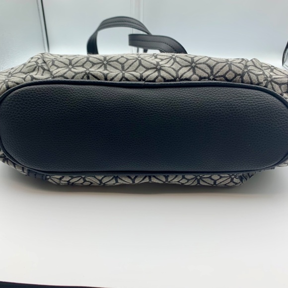 Rossetti shoulder/satchel in a black and grey geometric jacquard pattern - Picture 7 of 12